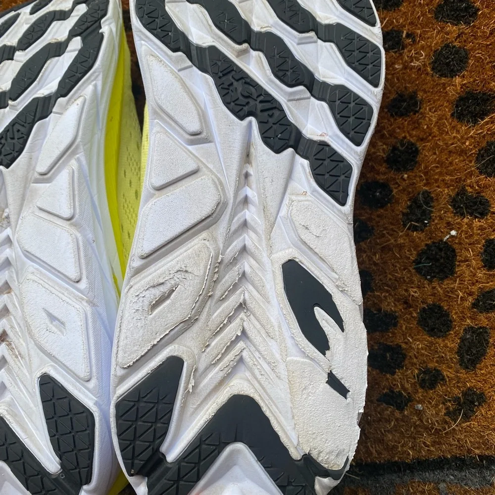 Hoka Clifton 8 running shoes Yellow and White Athletic Shoes - Picture 9 of 11